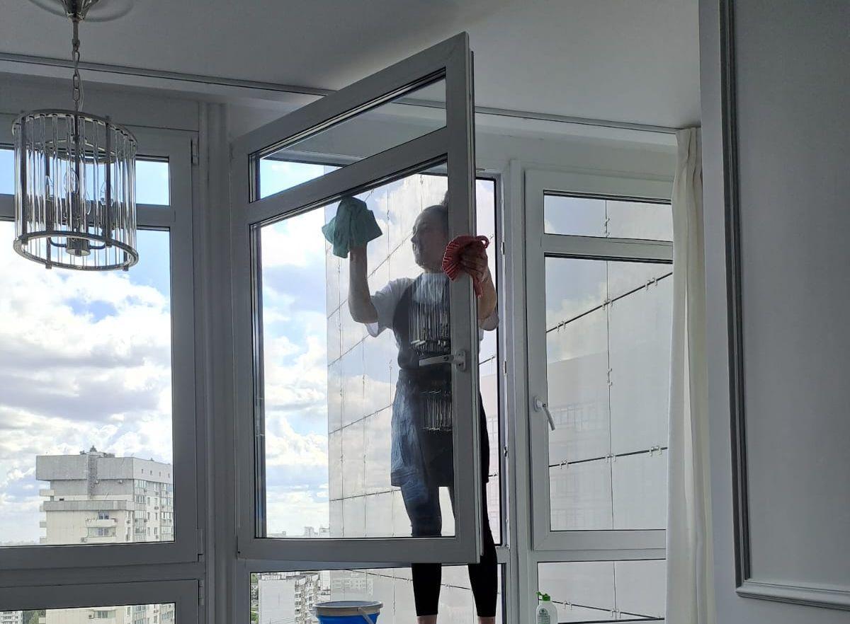 Мытье окон в офисе в Санкт-Петербурге